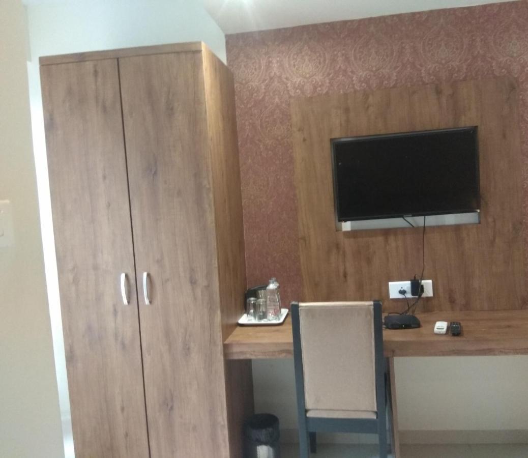 Hotel West Blue Mumbai Luaran gambar