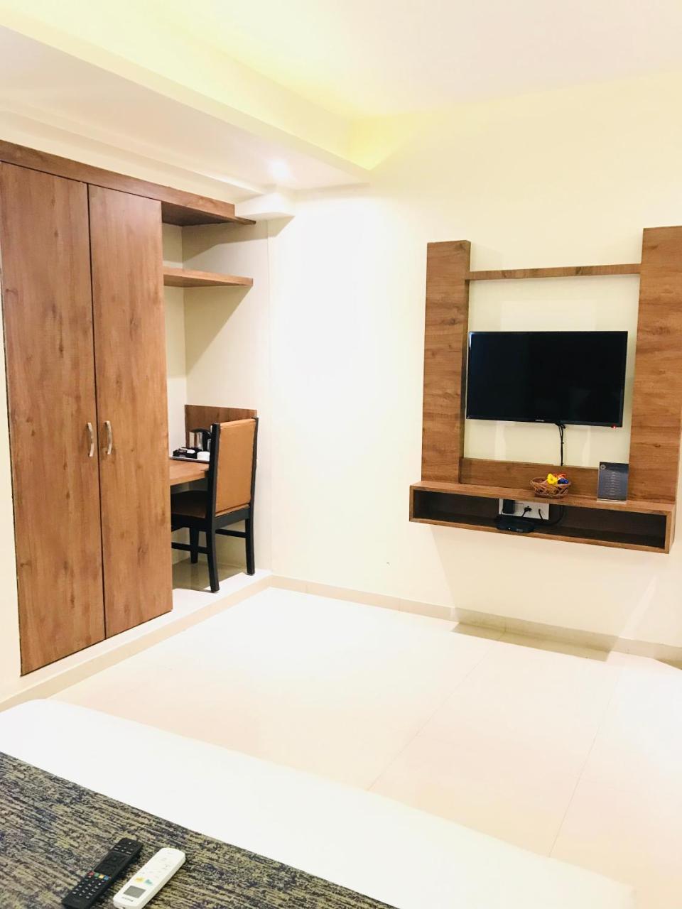 Hotel West Blue Mumbai Luaran gambar