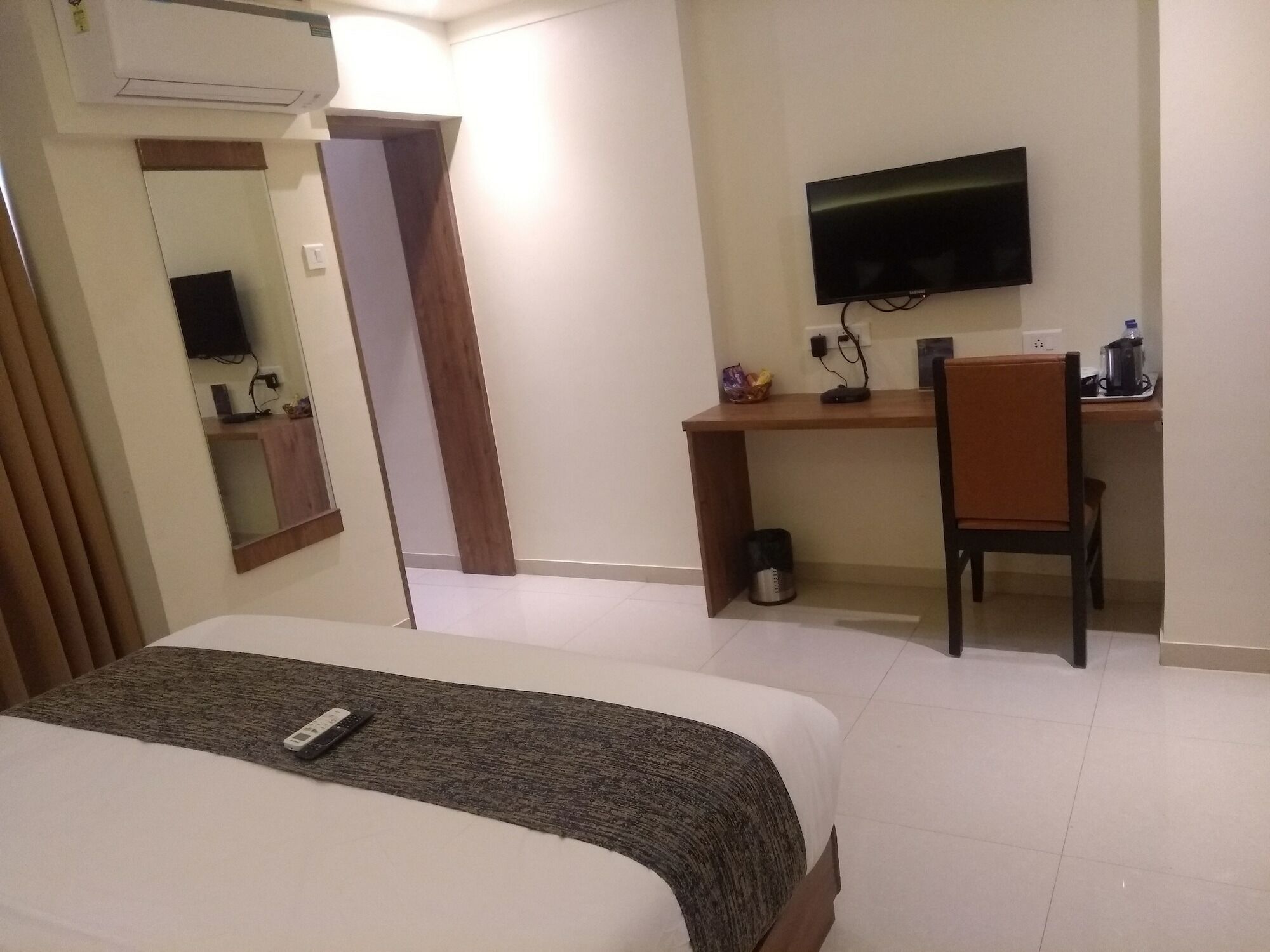 Hotel West Blue Mumbai Luaran gambar